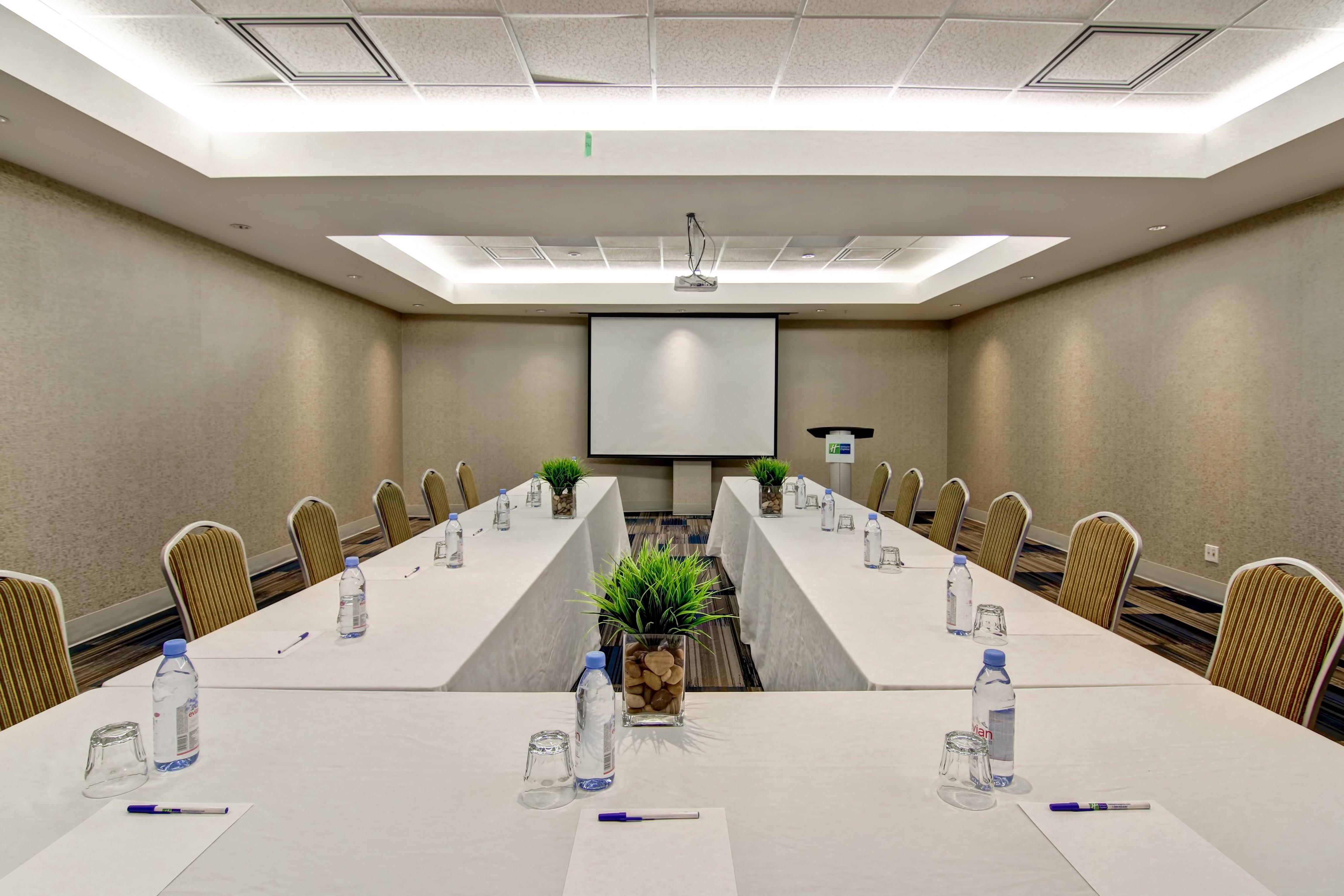 Holiday Inn Express Hotel & Suites Toronto - Markham By Ihg Richmond Hill Buitenkant foto