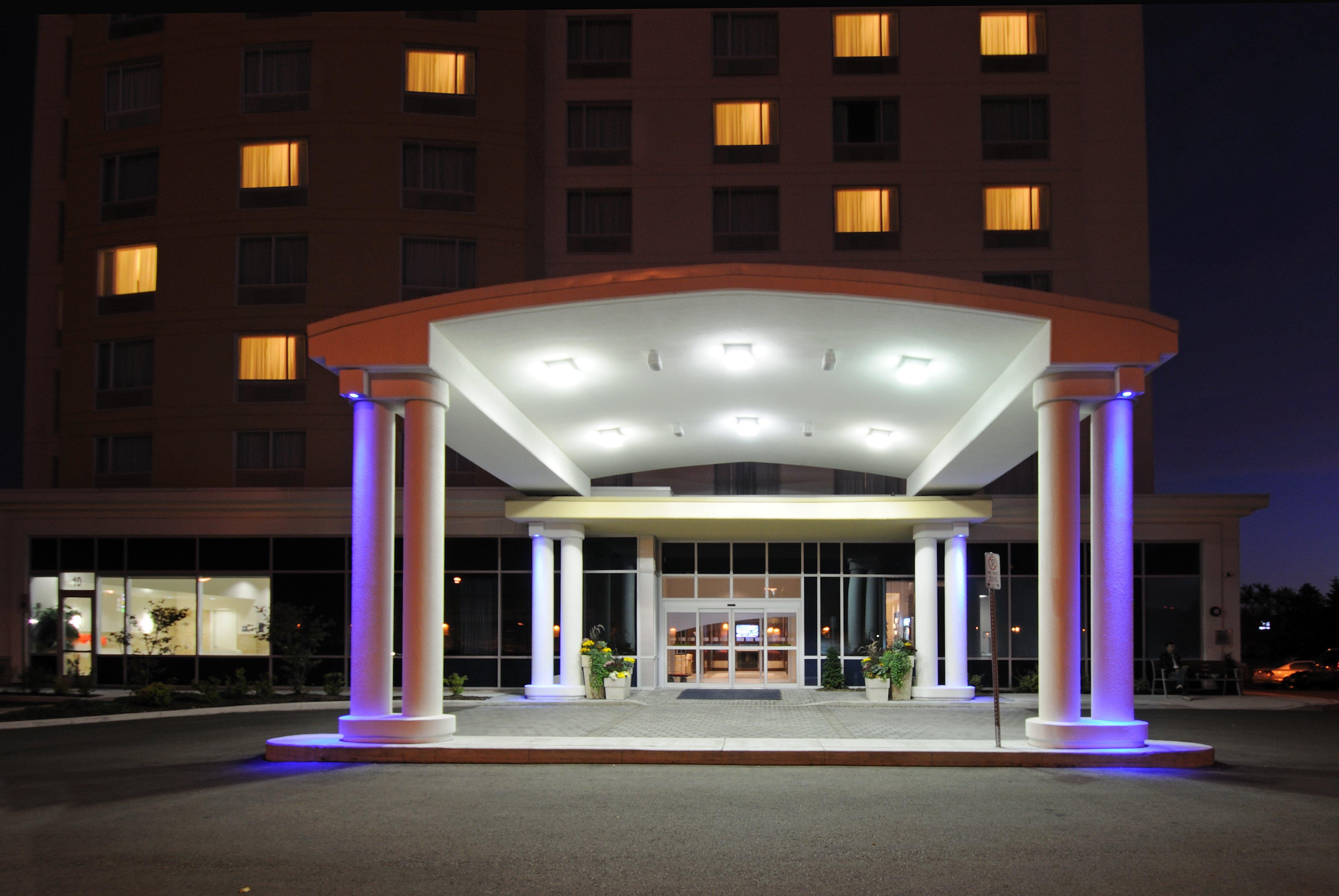 Holiday Inn Express Hotel & Suites Toronto - Markham By Ihg Richmond Hill Buitenkant foto