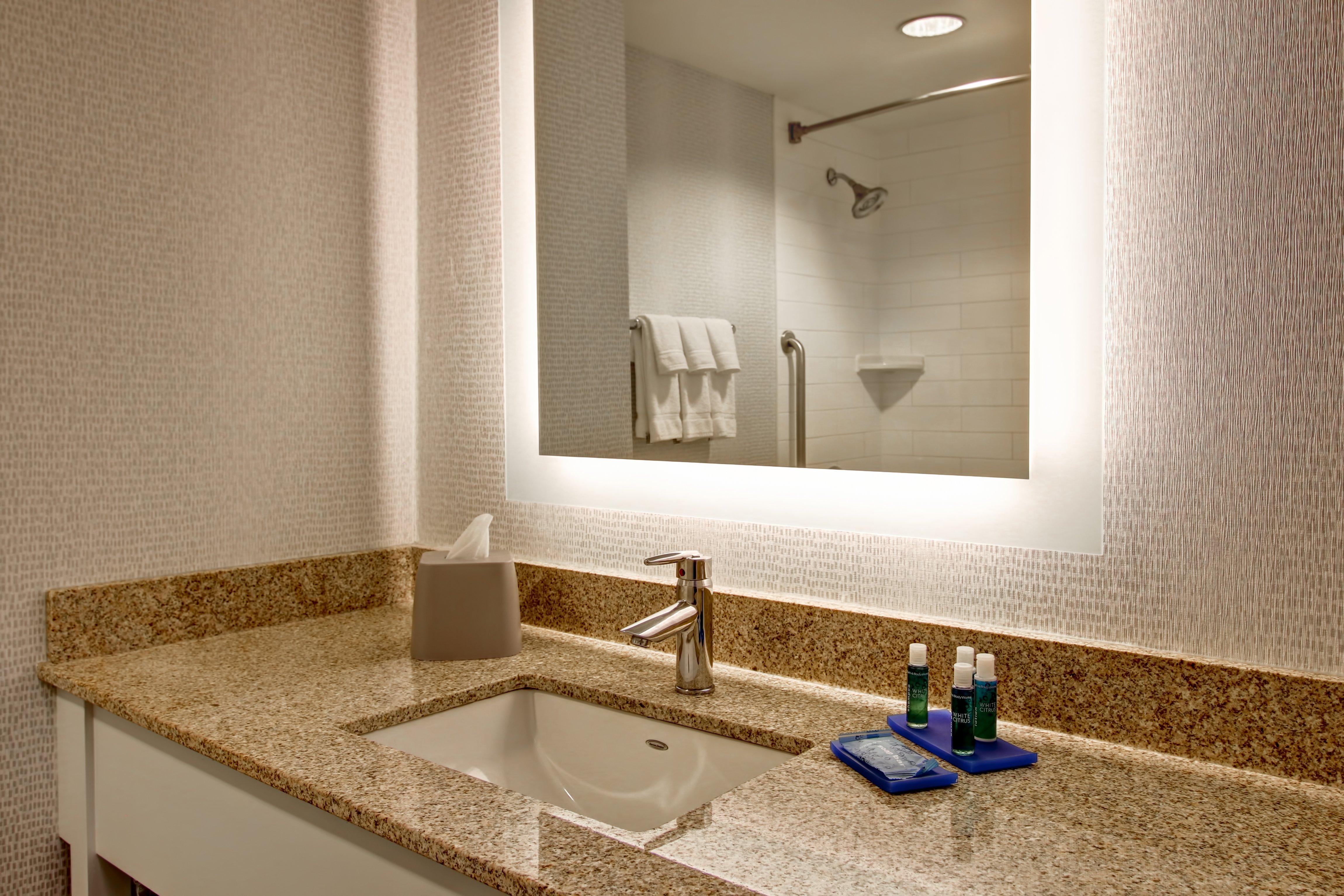 Holiday Inn Express Hotel & Suites Toronto - Markham By Ihg Richmond Hill Buitenkant foto