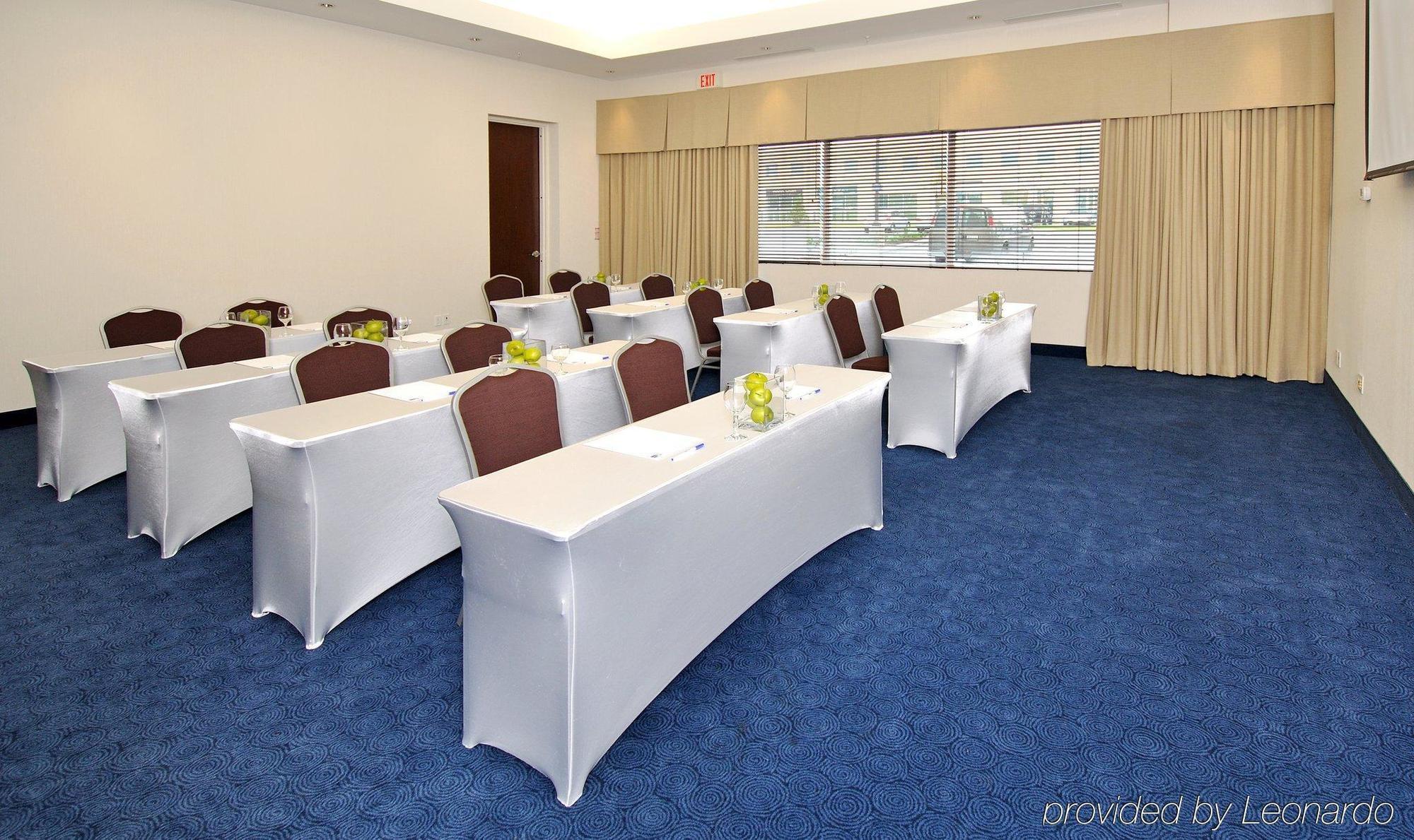 Holiday Inn Express Hotel & Suites Toronto - Markham By Ihg Richmond Hill Buitenkant foto